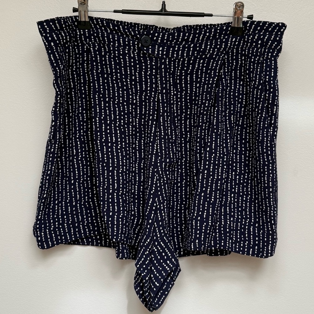 Anthropologie Navy and White Dotted Shorts